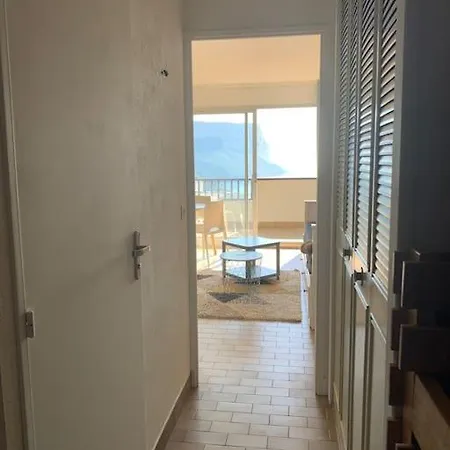 Renove Avec Vue Magique * Cassis