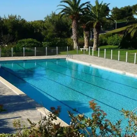Renove Avec Vue Magique Cassis