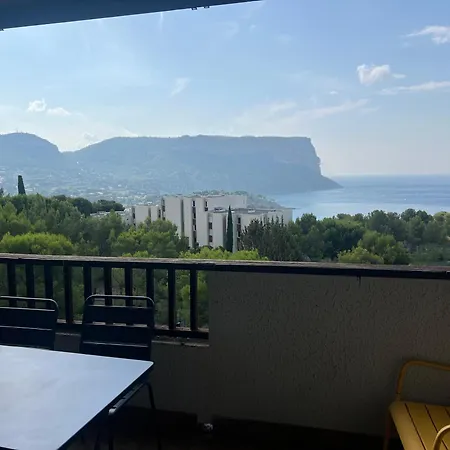 Renove Avec Vue Magique * Cassis