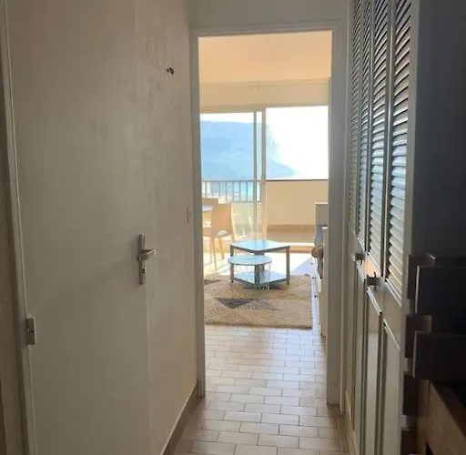 Renove Avec Vue Magique * Cassis